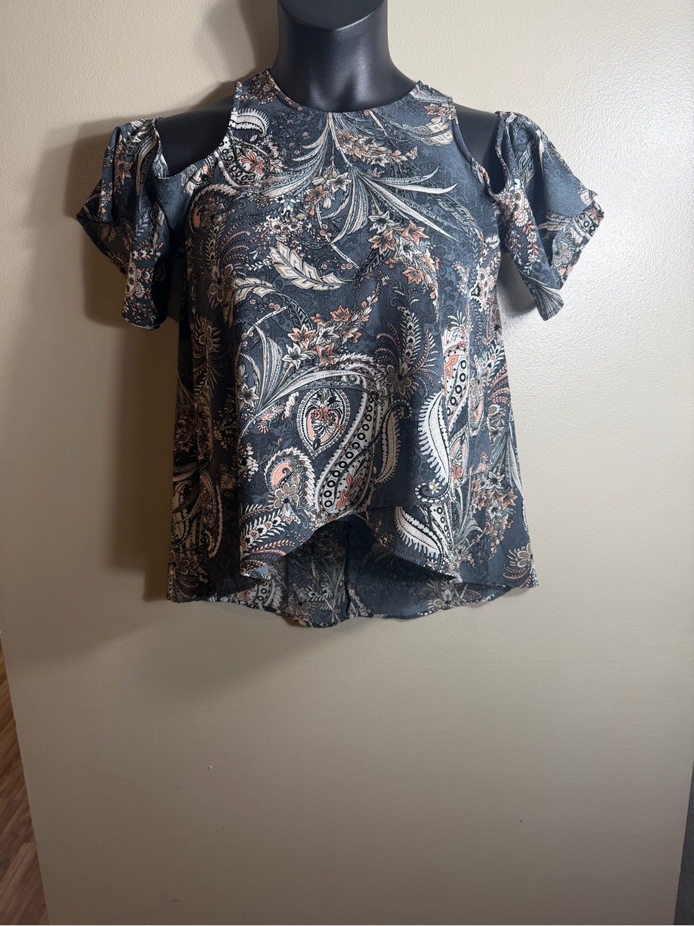 Ariella Paisley Cold Shoulder Blouse Small Chico Boho Flowy Festival
